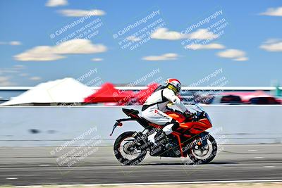 media/Mar-25-2024-Moto Forza (Mon) [[8d4319bd68]]/4-Novice Group/Session 4 Front Straight Speed Pans/